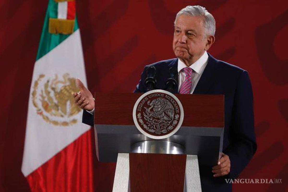 AMLO encarna a la nación, quienes se oponen a él son traidores a la patria, afirman en Morena