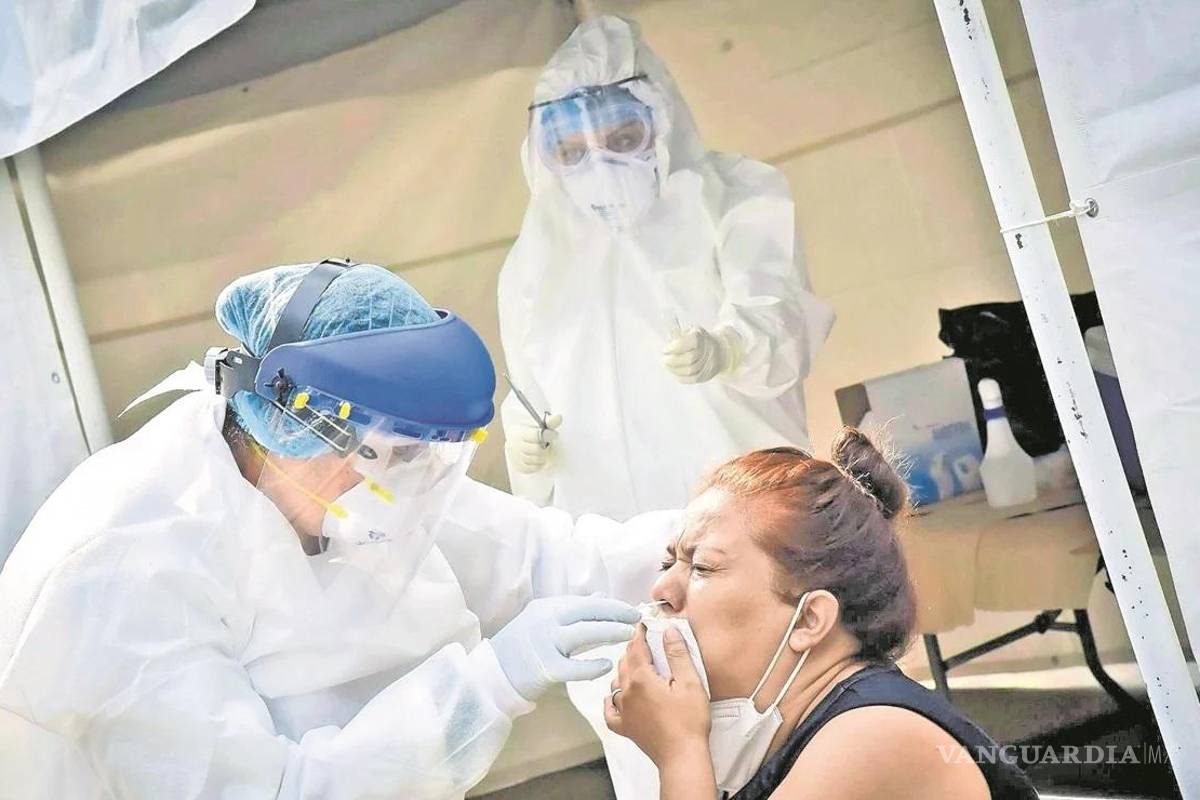 Ya son positivas tres de cada 10 pruebas de COVID