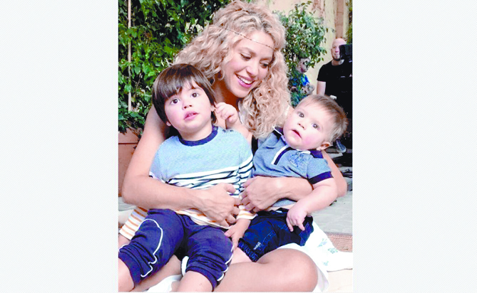 Shakira comparte foto con sus hijos