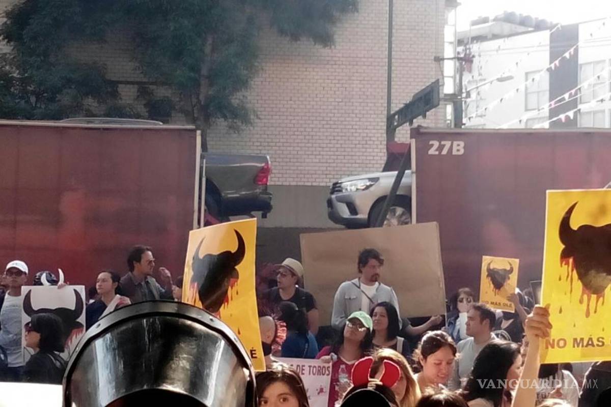 Antitaurinos presentes en la Plaza México