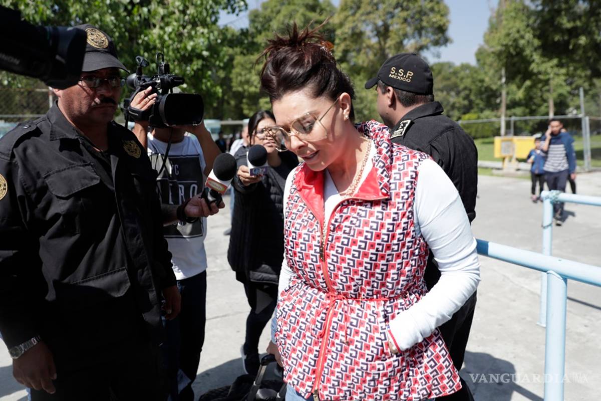 $!'Todos los hombres son infieles'; Yadhira Carrillo justifica 'canitas al aire' de Juan Collado