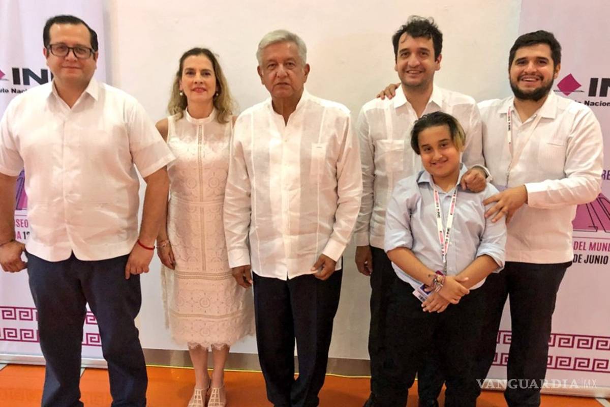 ¿Quién es quién en la nueva familia presidencial?... conoce a los hijos y a la esposa de AMLO