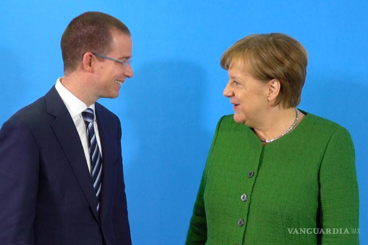 Notario no reconoce su firma en compra de bodega de Ricardo Anaya