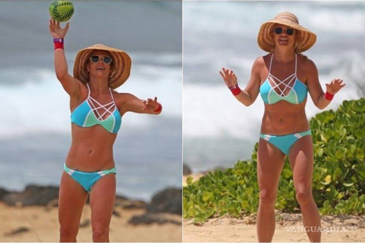 $!Britney Spears en bikini es captada jugando en la playa