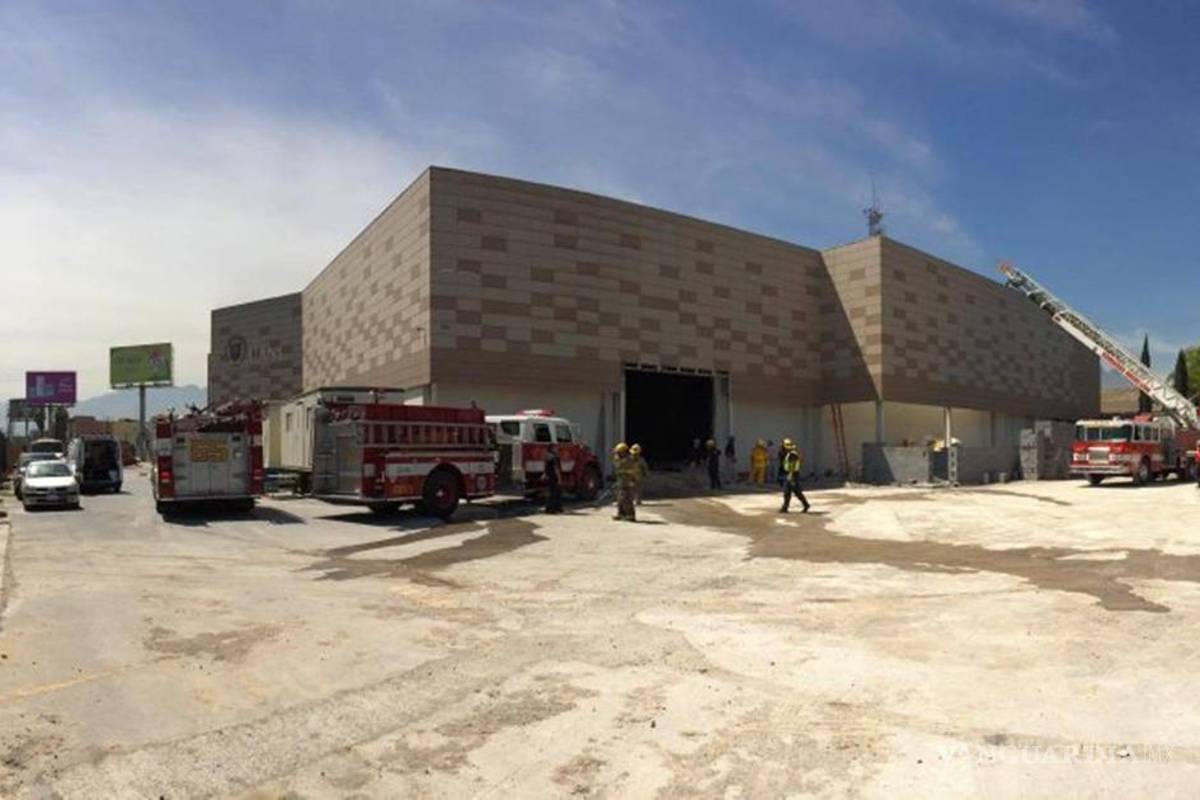 Controlan incendio en UANL; sin lesionados