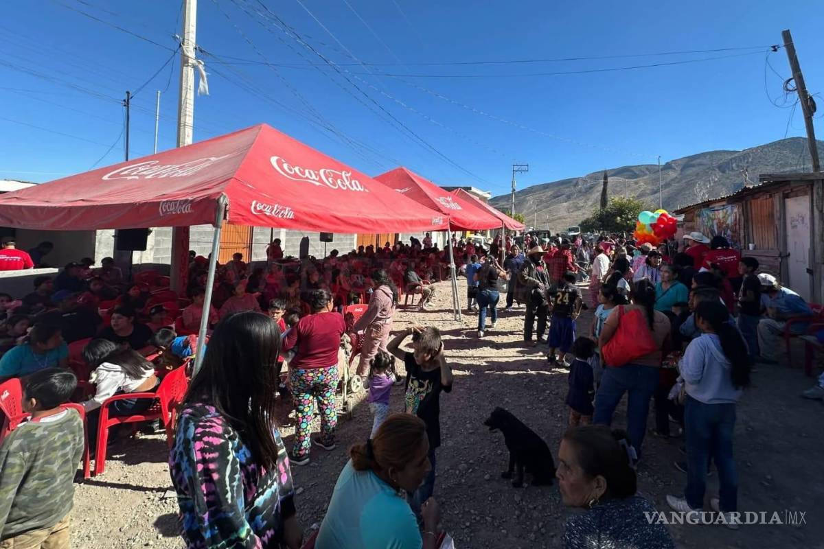 $!Voluntarios organizan la logística para la entrega de apoyos.