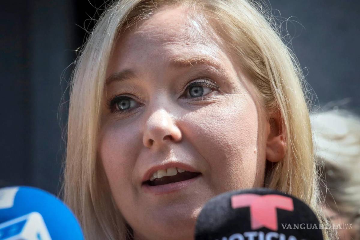 $!Virginia Roberts Giuffre habla durante una conferencia de prensa frente a un tribunal de Manhattan, Nueva York, el 27 de agosto de 2019.