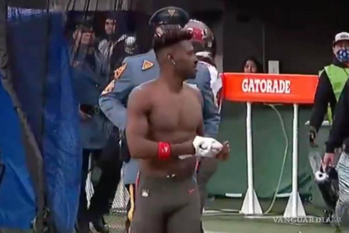 Antonio Brown se quita su uniforme en pleno partido de la NFL y es expulsado de los Bucs