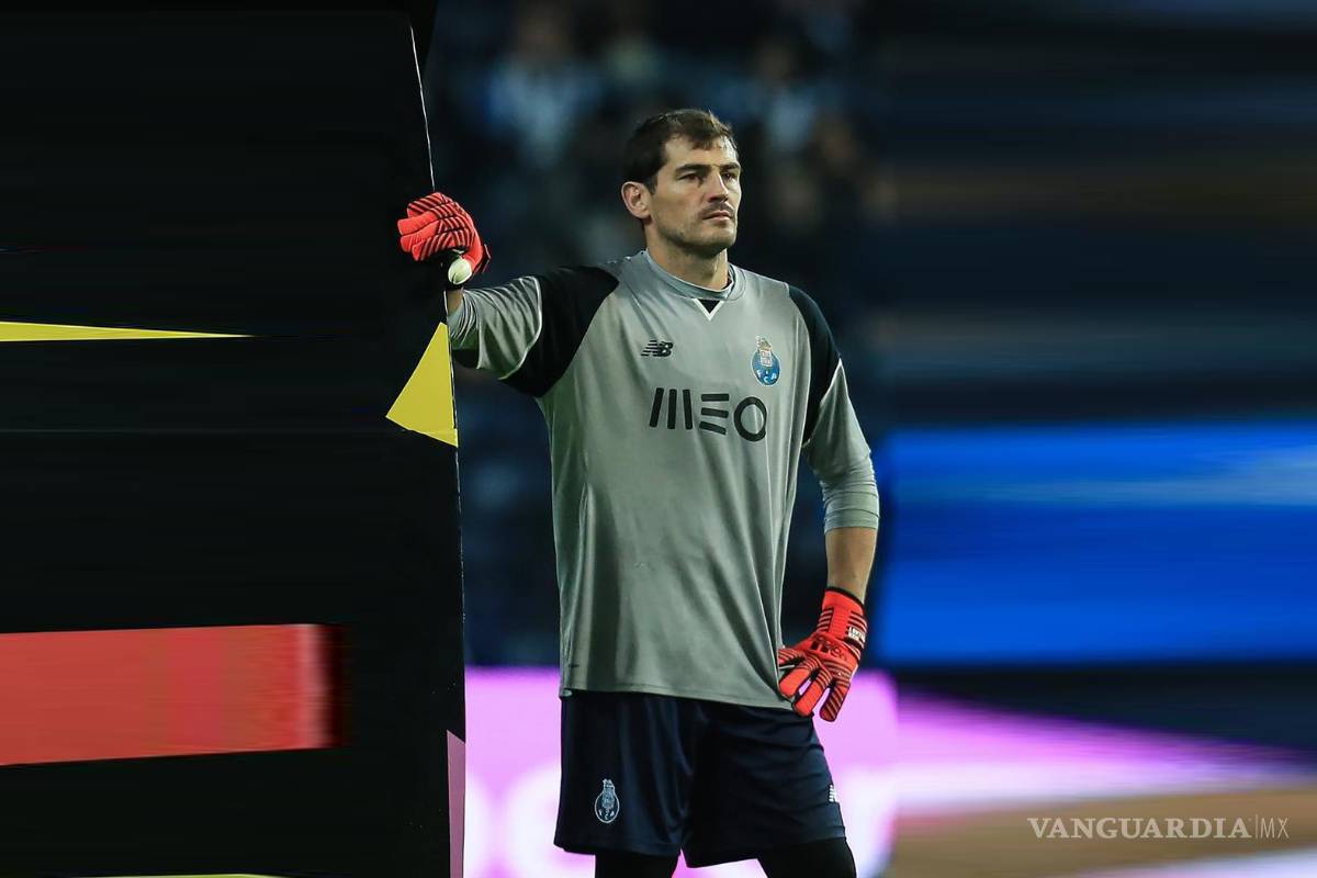 Iker Casillas gana el Premio Golden Foot 2017