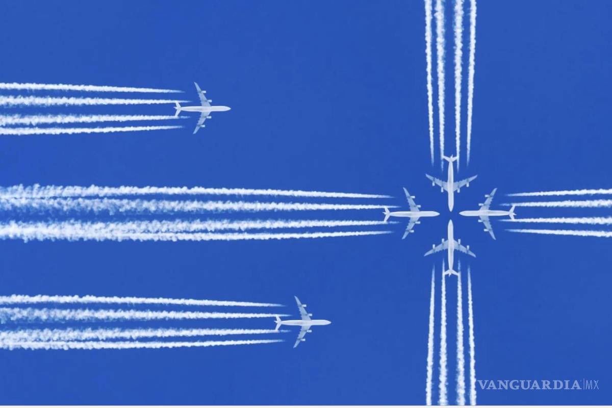 Las estelas químicas que dejan los aviones y sus teorías de conspiración