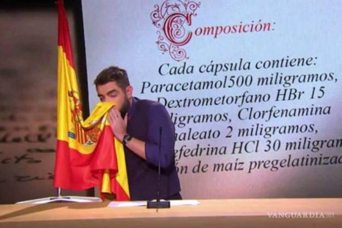 Comediante se suena la nariz con bandera de España y paga las consecuencias