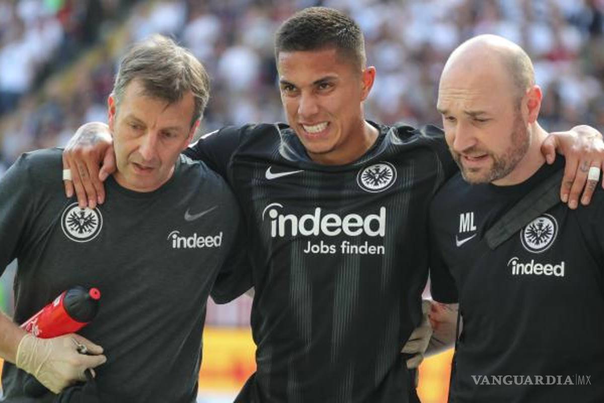 Carlos Salcedo se pelea con periodista