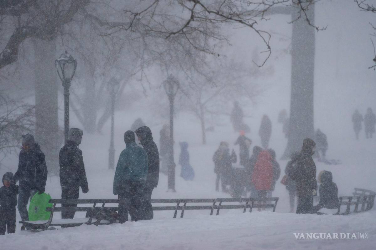$!Concluye emergencia por supertormenta en EU; 25 muertos