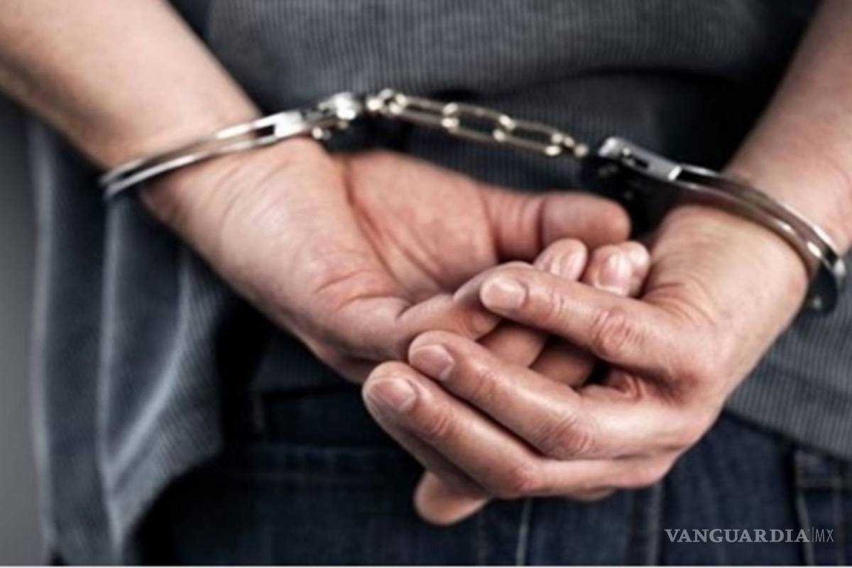 Regresa como hijo pródigo; padres lo acusan de robarlos