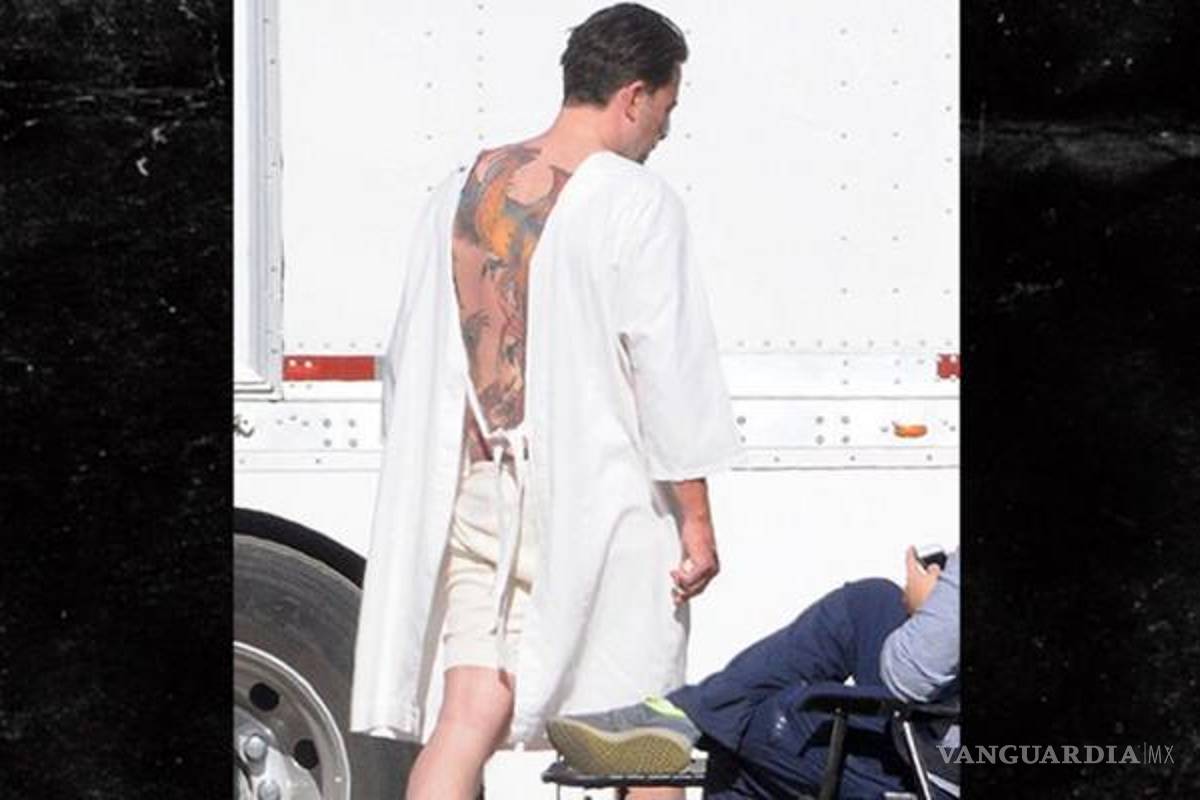 Affleck aclara que tatuaje es falso