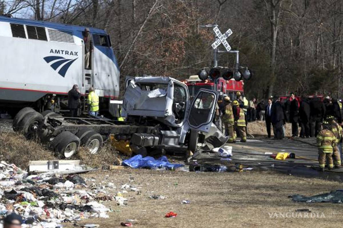 Choca tren en el que viajaban legisladores republicanos