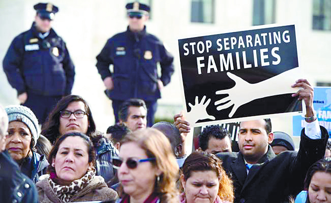 Tribunal de EU pospone decisión sobre medidas migratorias de Obama