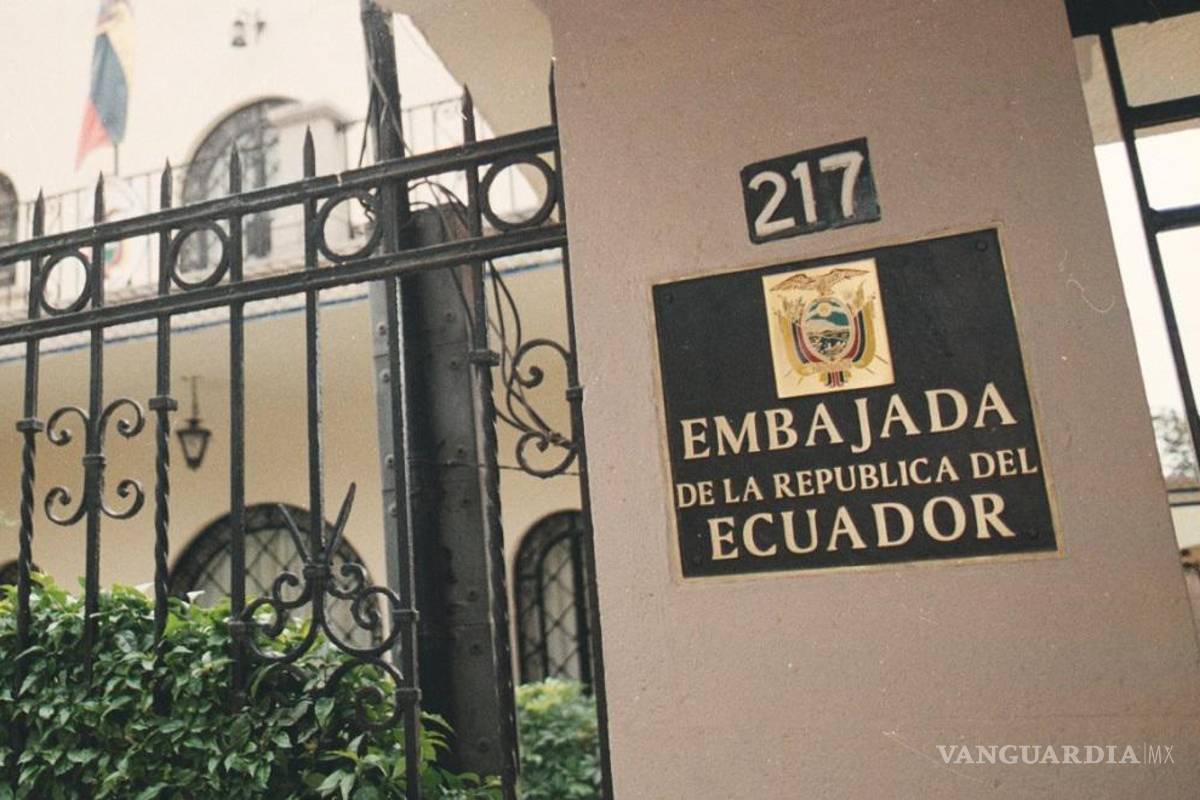 Ecuador cerrará sus consulados en México