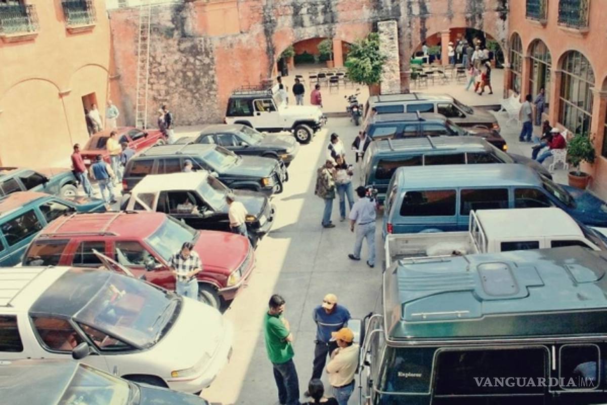 Reitera AMLO regular autos 'chocolate'; se compromete a dar resultados pronto