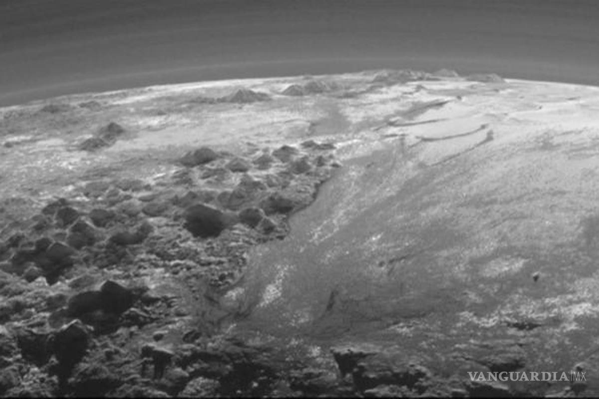 Hallan valles erosionados en Plutón