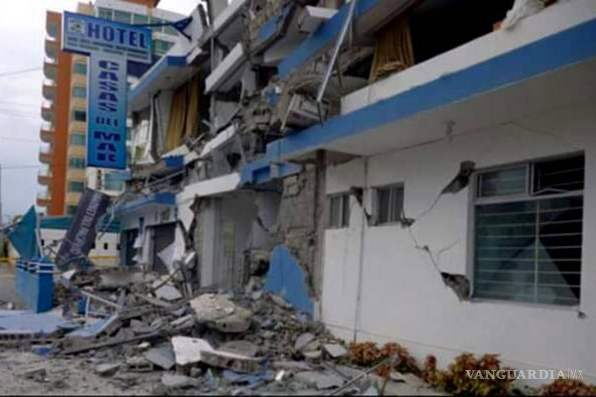 Reportan daños y derrumbe en carretera de epicentro de sismo