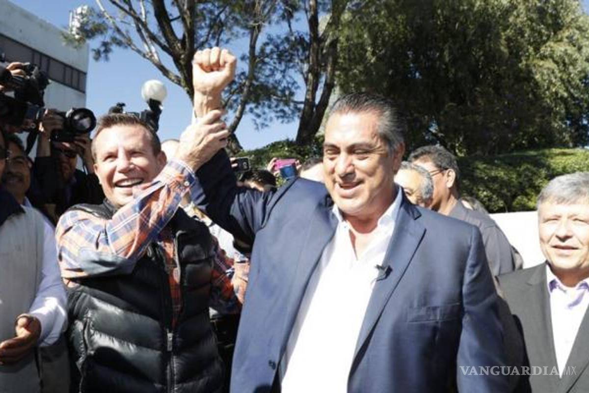 Llega “El Bronco” al INE para registrarse como candidato presidencial independiente