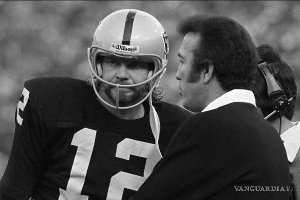 Tom Flores, el mexicano con cuatro Super Bowls y que no está en el Salón de la Fama