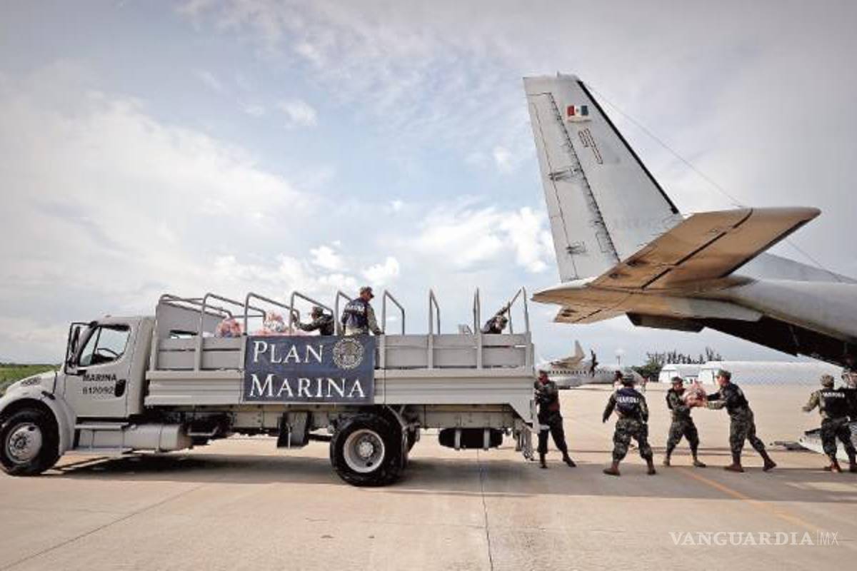 Semar traslada y distribuye víveres a afectados por sismos