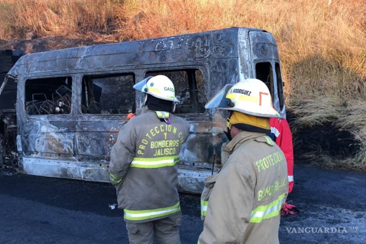 Accidente en carretera de Jalisco termina con 14 muertos, entre ellos 5 menores de edad