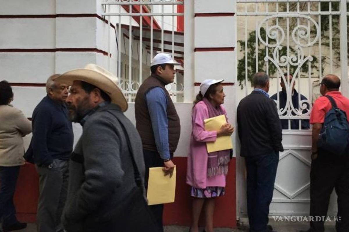 Inician mudanza en casa de transición de AMLO