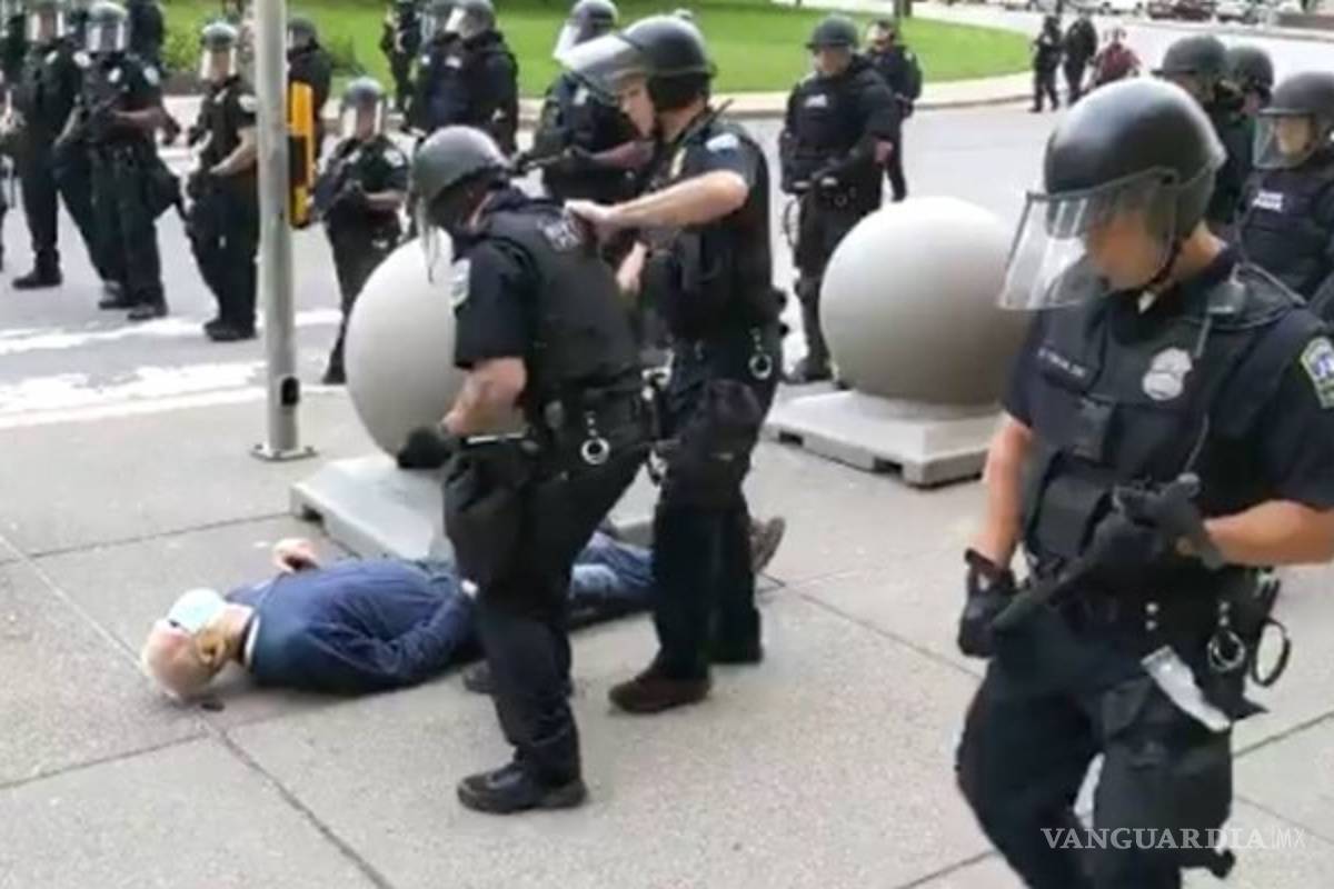 Estabilizan a hombre de 75 años agredido por policías de NY