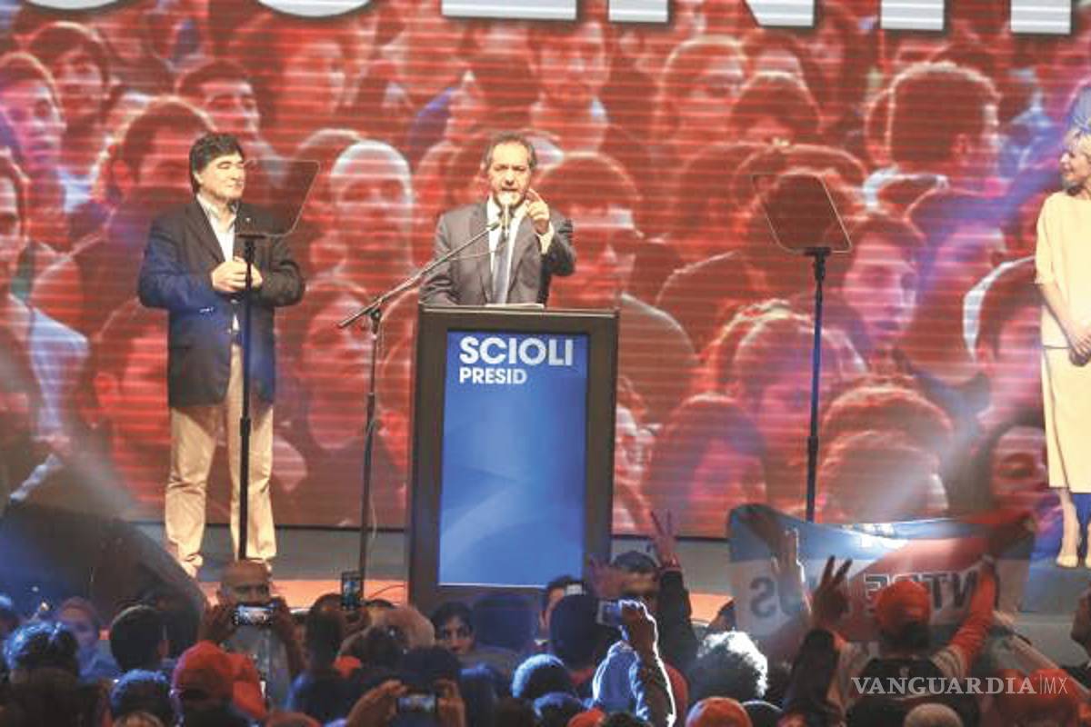 Scioli gana por la mínima y Macri es favorito para la segunda vuelta