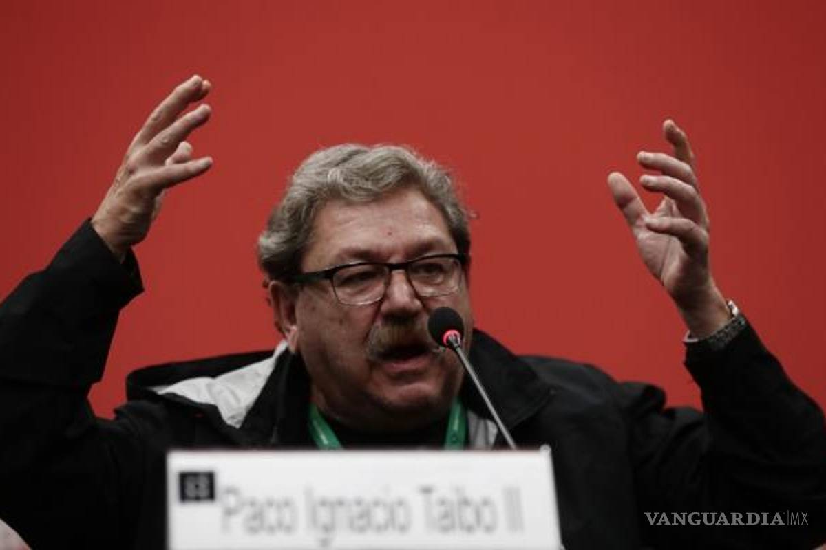 Paco Ignacio Taibo II cuestiona a quienes critican libros baratos