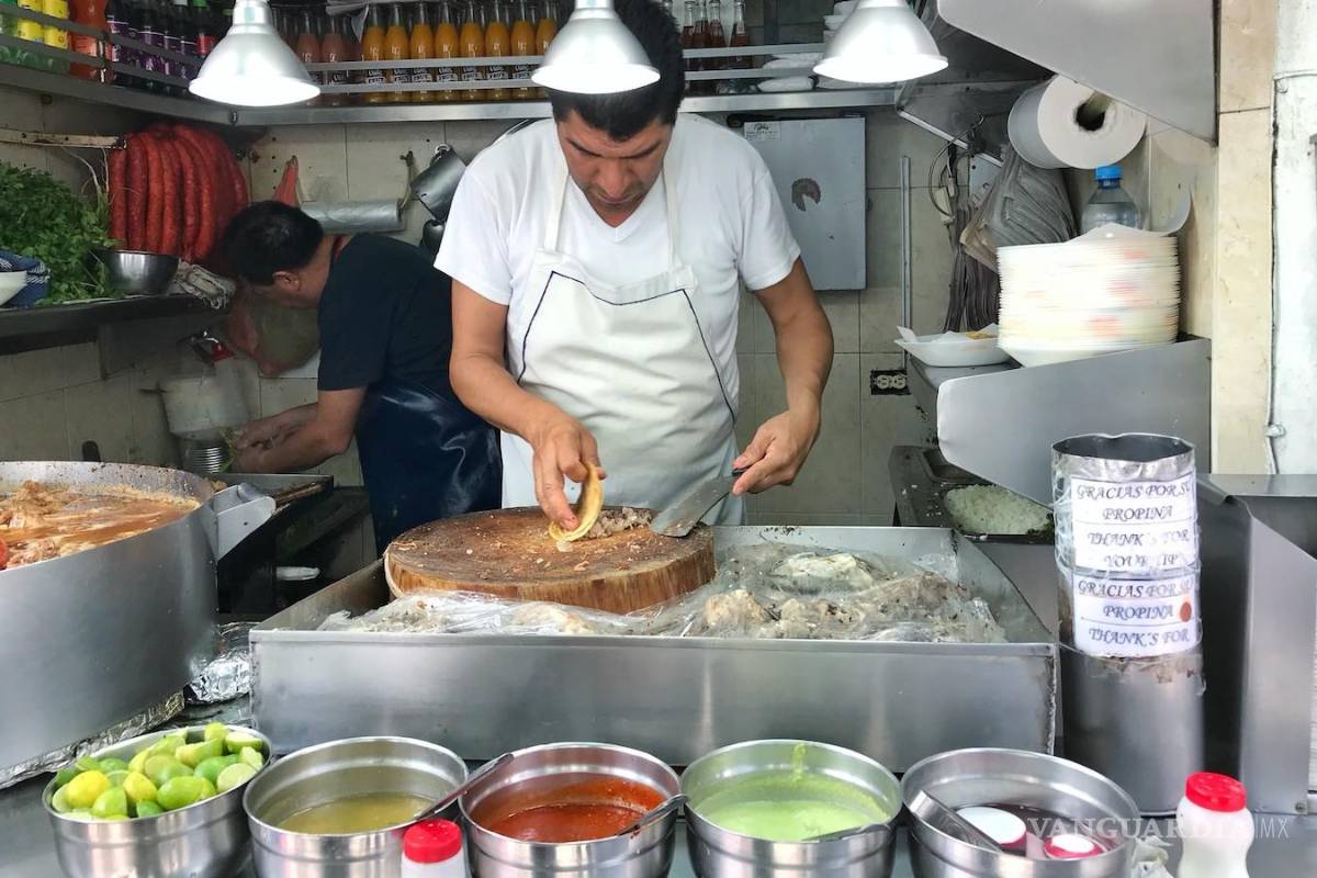 Pequeños negocios en la mira del SAT para 2022; pagarán el 1% de ISR