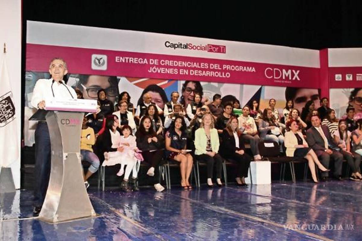 "Señor Mancera eso no es una democracia, eso es un fascismo". Estudiante explota contra Mancera