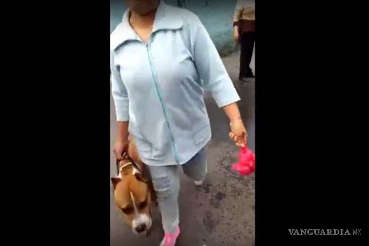 Mujer amenaza a vecinos con su perro y la llaman #LadyPitbull