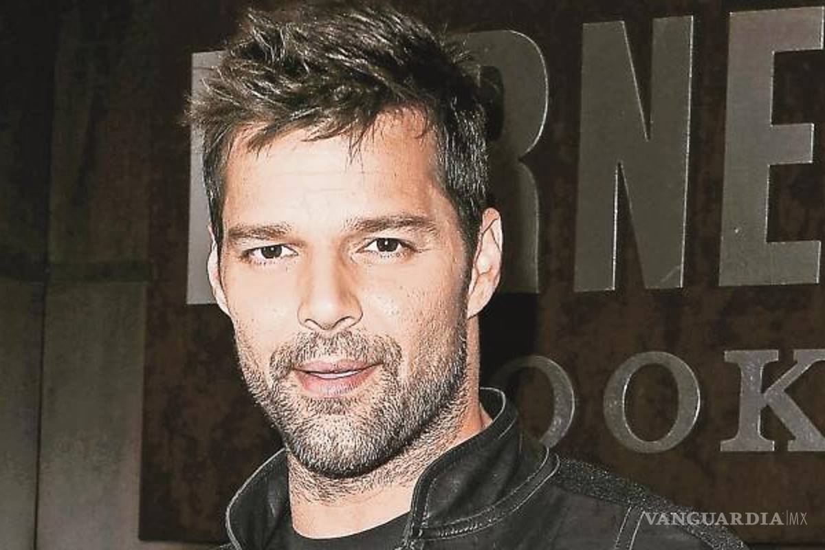 Tras huracán, Ricky Martin aún no halla a su familia