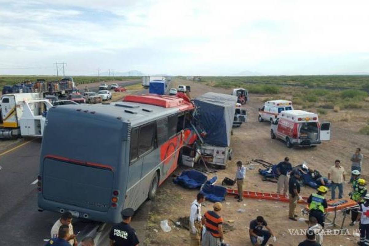 Accidente deja 10 muertos y 27 heridos en Chihuahua