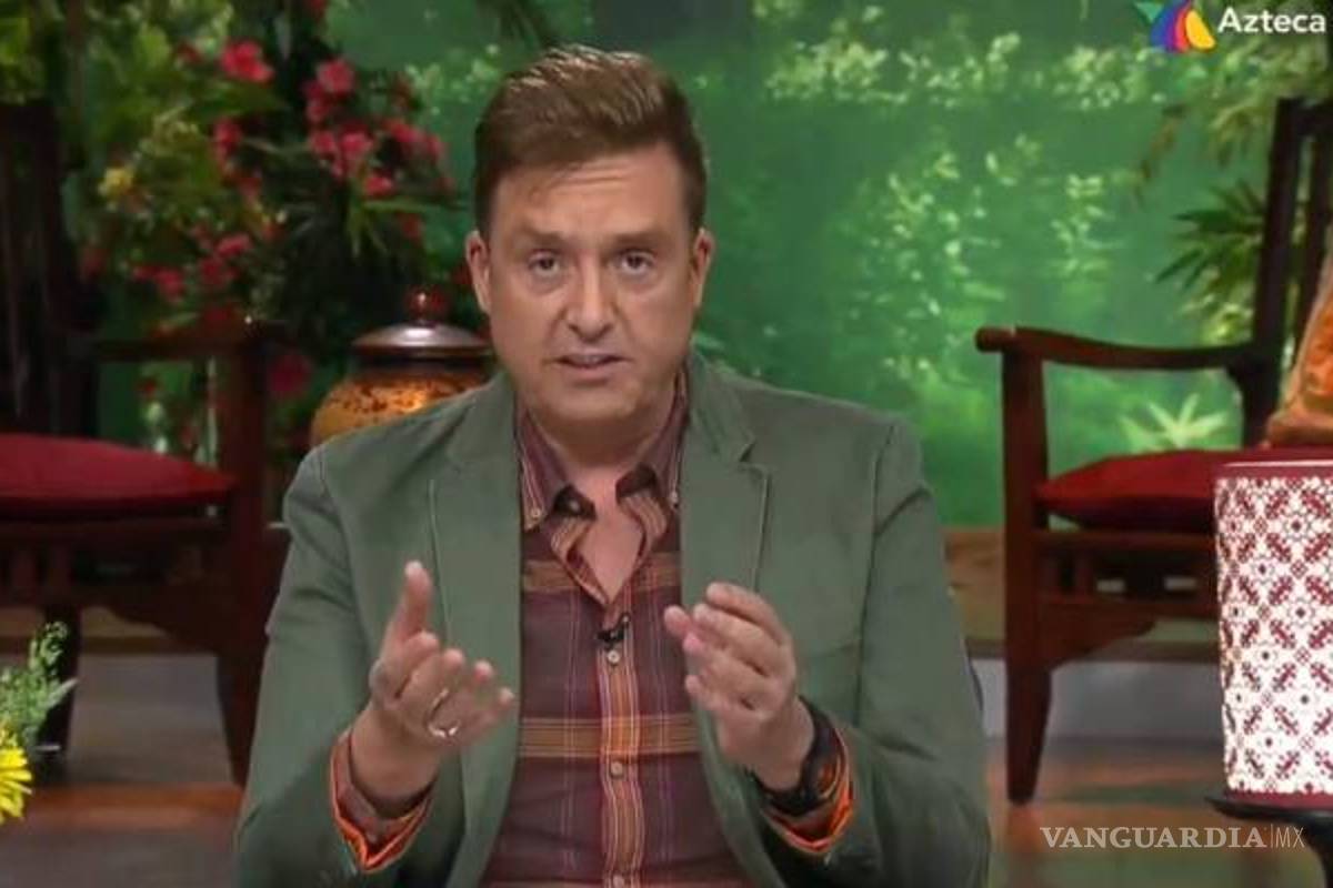 Daniel Bisogno se fuga a una playa nudista... con un grupo de amigos