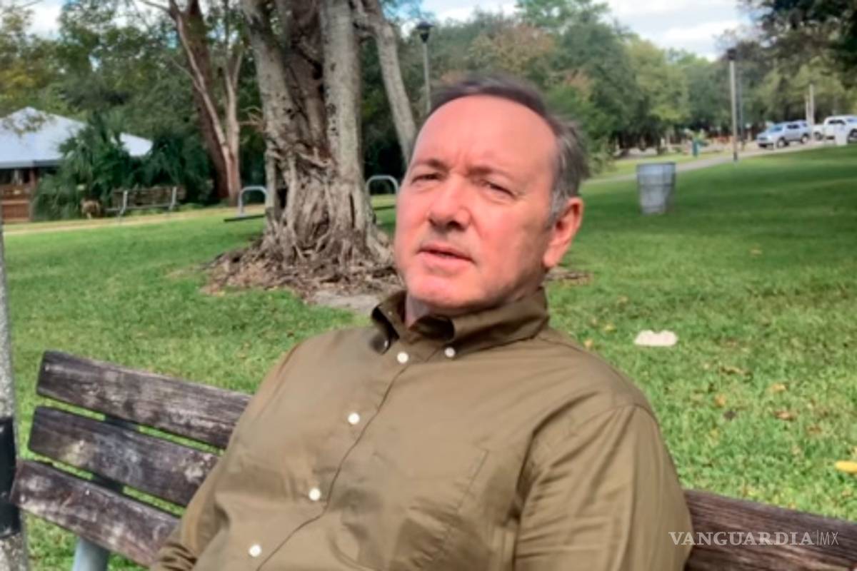 Por tercer año consecutivo, el actor Kevin Spacey publica un video la víspera de Navidad