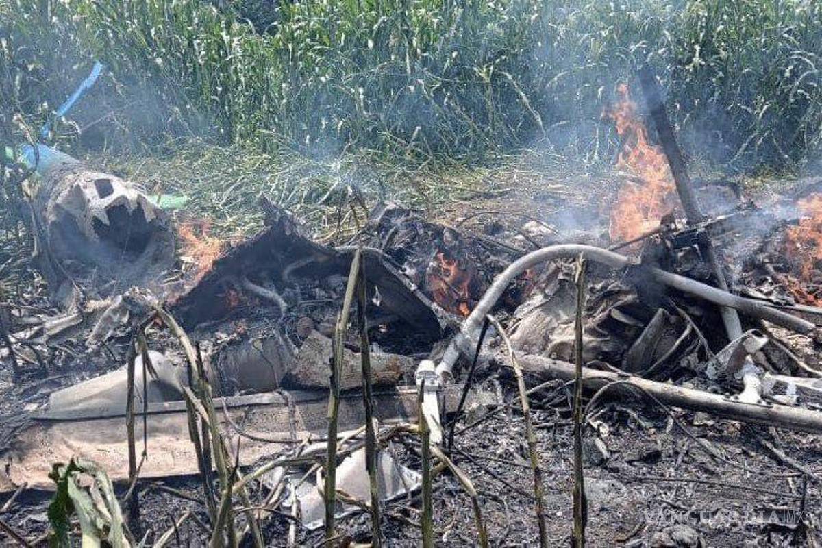 Helicóptero se desplomó e incendió en Tuxpan, Jalisco; tres calcinados