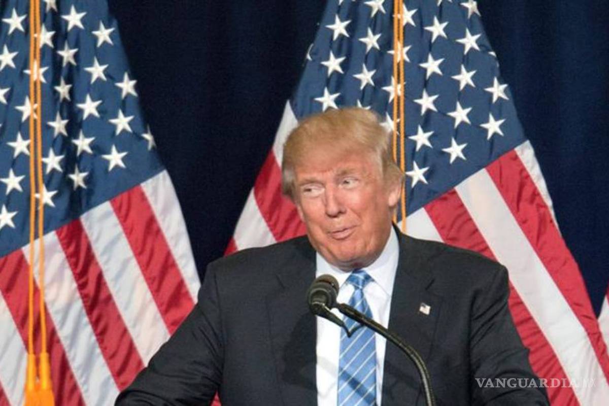 Trump pierde asesores hispanos tras su discurso sobre inmigración