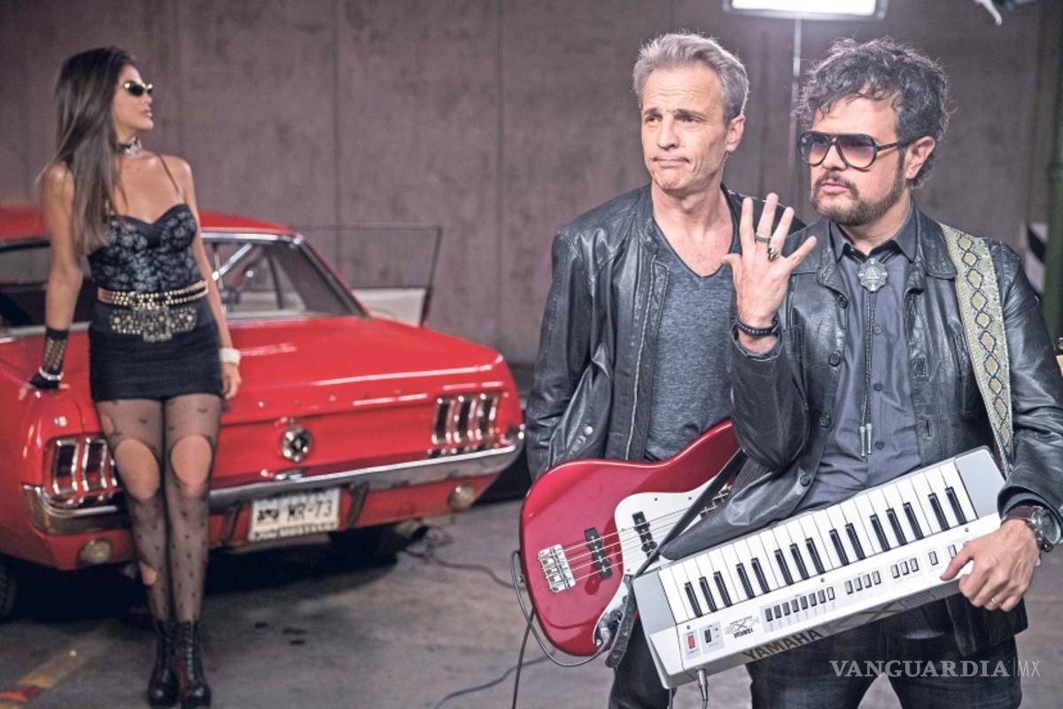 Aleks Syntek y David Summers graban una nueva versión de “El ataque de las chicas cocodrilo”
