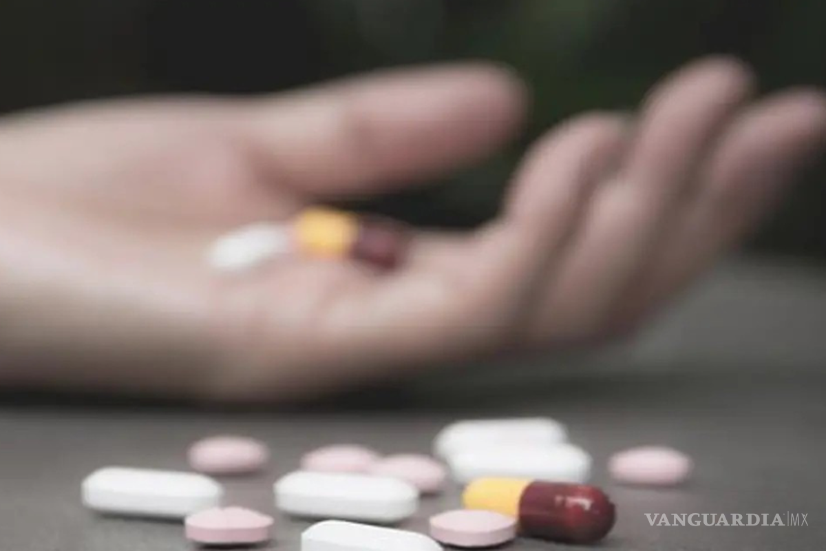 Hospitalizan a tres menores tras consumir medicamentos en secundaria de Múzquiz