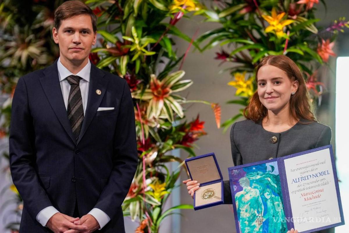 Hija de María Corina Machado recibe el Premio Nobel de la Paz por la seguridad de su madre