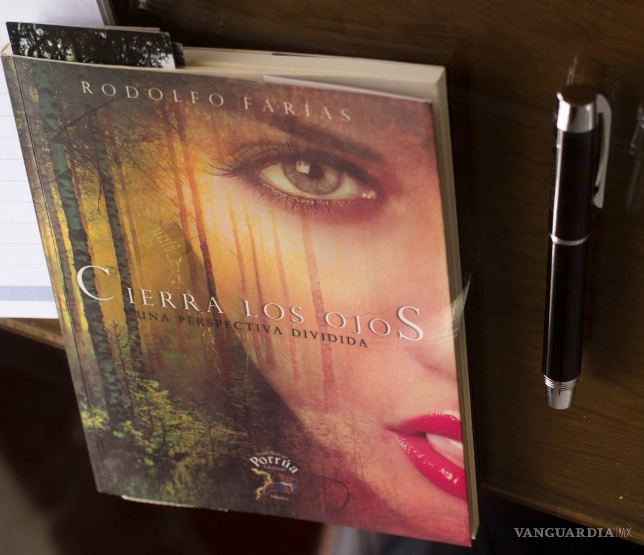 $!De la nariz al cerebro: neurólogo mexicano se adelanta a teoría sobre COVID-19 en su novela