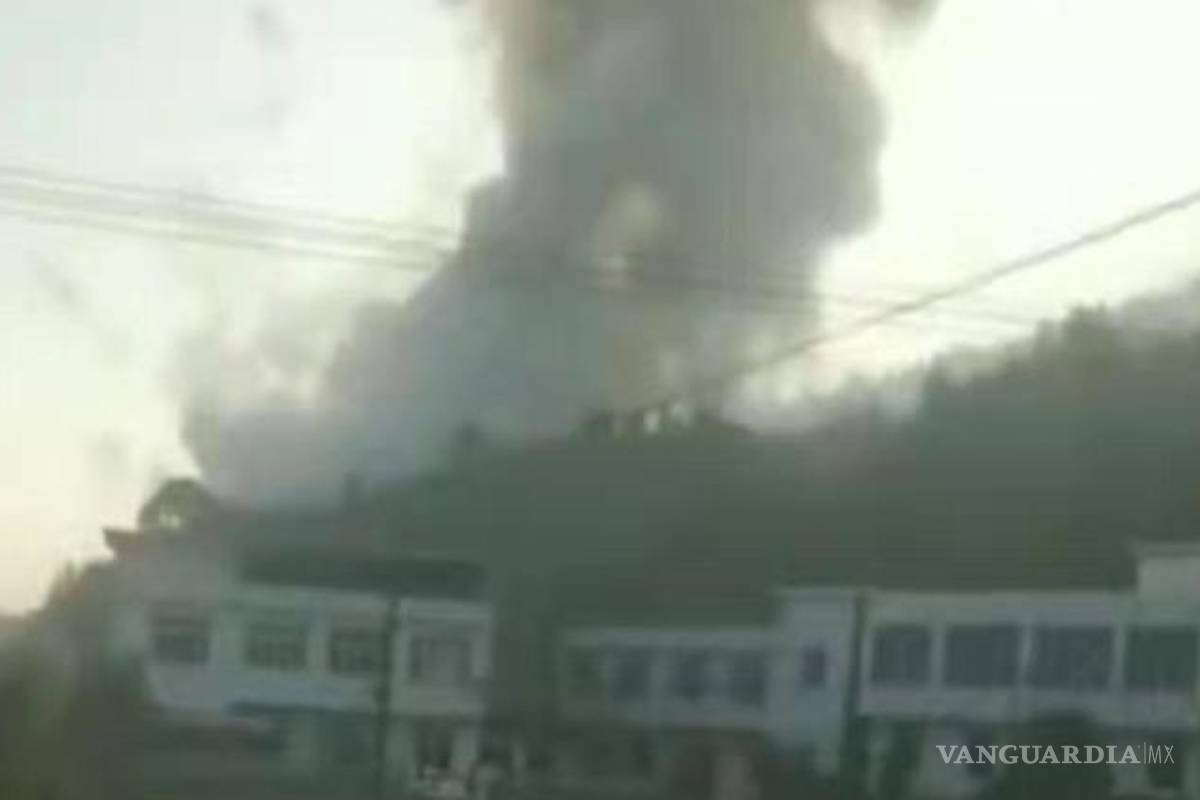 Mueren 7 en China por explosión en fábrica ilegal de fuegos artificiales