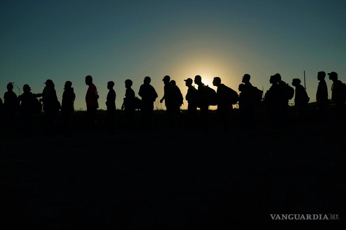 Permiso condicional humanitario para migrantes enfrenta dura prueba en elecciones de 2024 en Estados Unidos