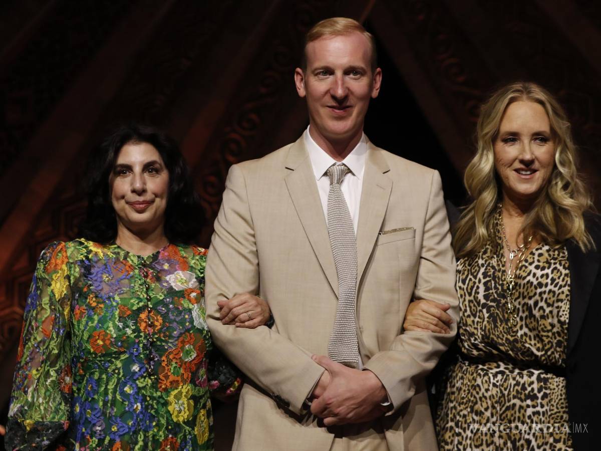 $!La productora de cine Sue Kroll (i); el gionista Patrick Mackey (c) y la directora de Amazon Studios, Jennifer Salke (d) en Ciudad de México (México).