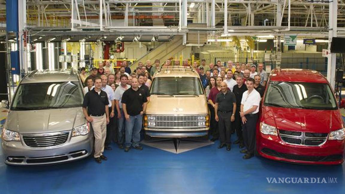 $!La primera minivan nació hace 35 años, y FCA lo celebra